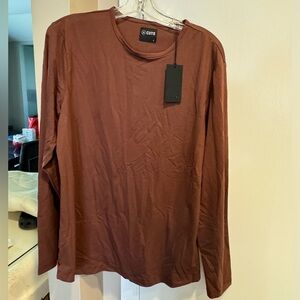 Cuts long sleeve tshirt in brown